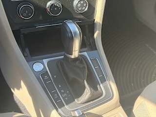 1/18  2018 Volkswagen Golf Alltrack