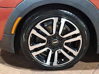 imgi_16_6915e0ae39f000993ad27f67 2021 MINI Cooper