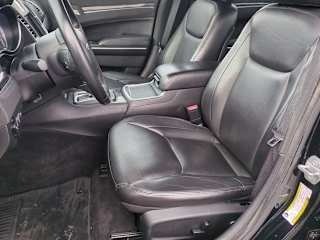 imgi_19_697bf60caf8ad87aa698f61f 2018 Chrysler 300