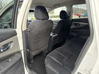 imgi_22_698ddc70a0456624437c8f06 2018 Nissan Murano S