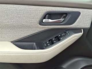 imgi_28_698ddacaa0456624436f013d 2023 Nissan Rogue SV