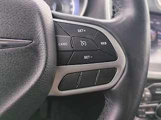 imgi_39_697bf60baf8ad87aa698c490 2018 Chrysler 300